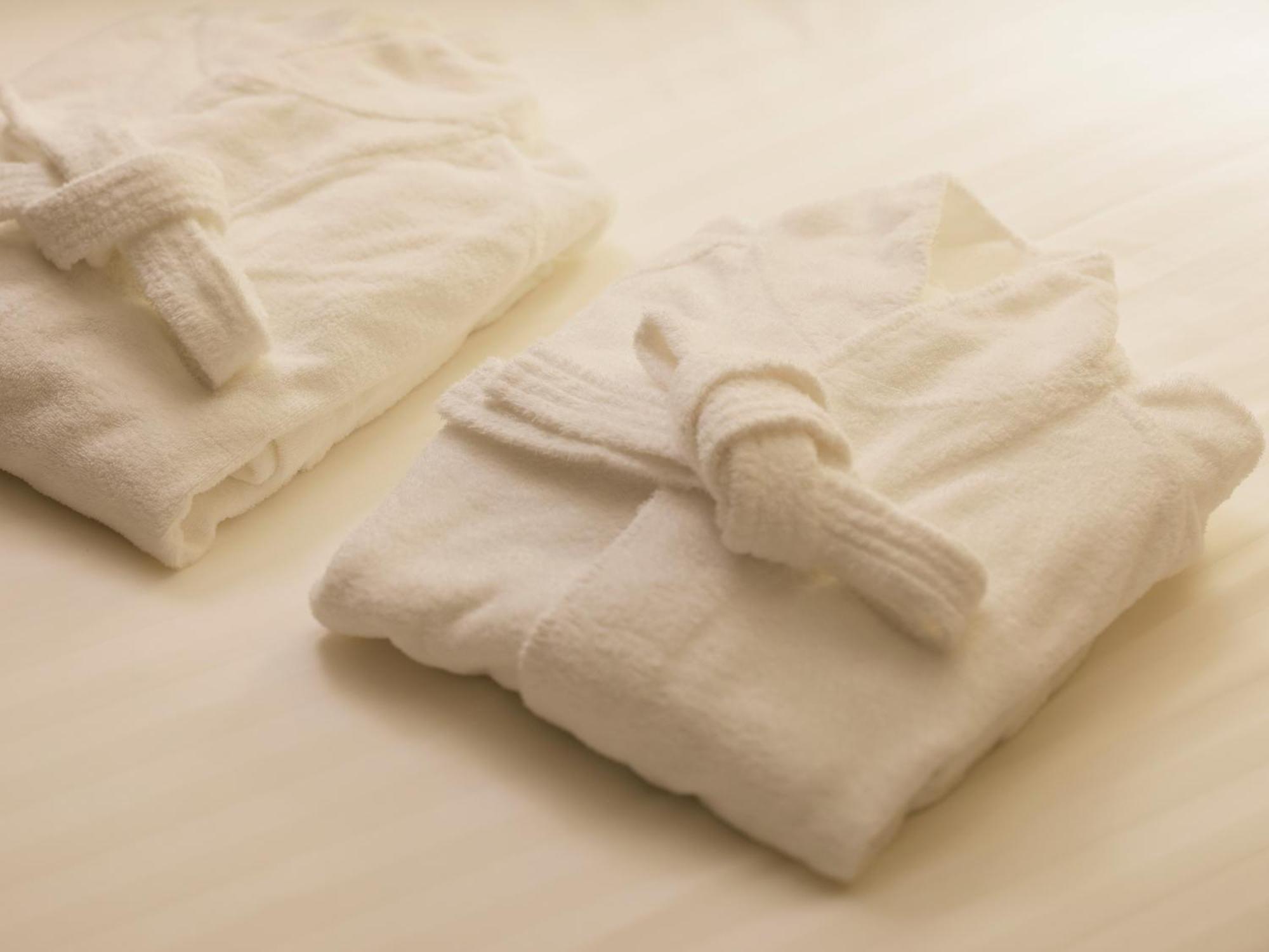 The Hotel Sanraku Kanazawa 21Th December 2022 Open Habitación foto Bathrobe